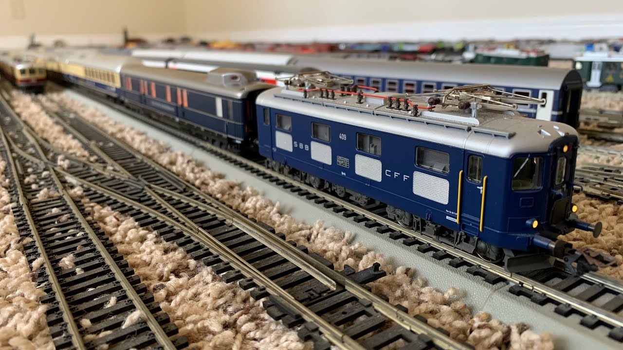 The model of Rheingold express train of late 70s - beginning 80s made by Trix