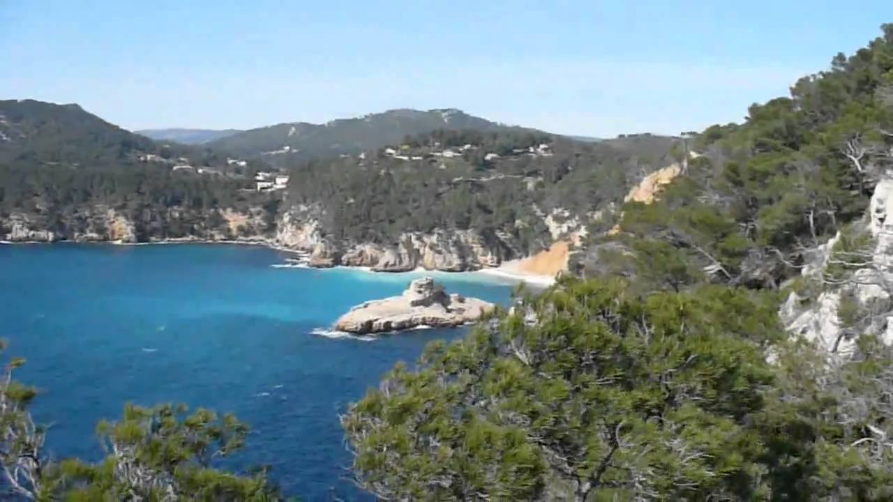 EAU TURQUOISE AU PORT D'ALON.avi