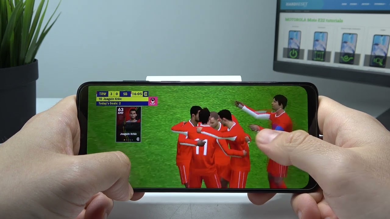 Motorola E22 - eFootball PES 23 | GAMING Test | 90Hz | 3GB RAM | $140 Budget Phone vs Games