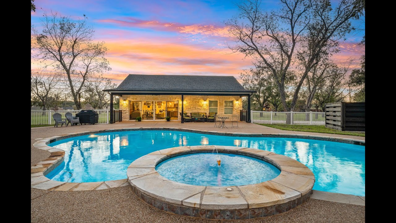 Stunning 3-Acre Ranch Retreat in Pecan Plantation | Pool, Guest House & Updates!