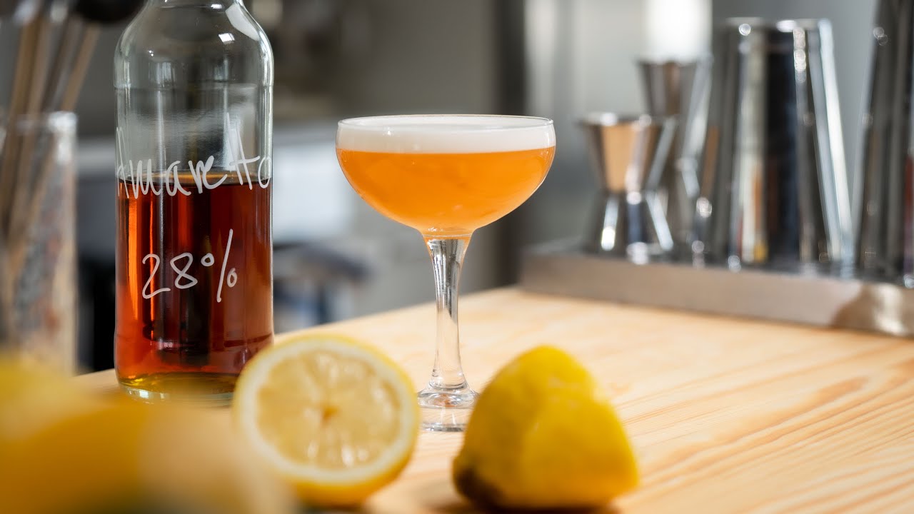 AMARETTO SOUR | Som den blandas på en bra cocktailbar