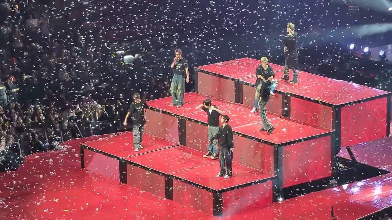 20231018 Enhypen Live @ Prudential Center, Newark - Karma, Future Perfect (Pass the MIC) (Encore)