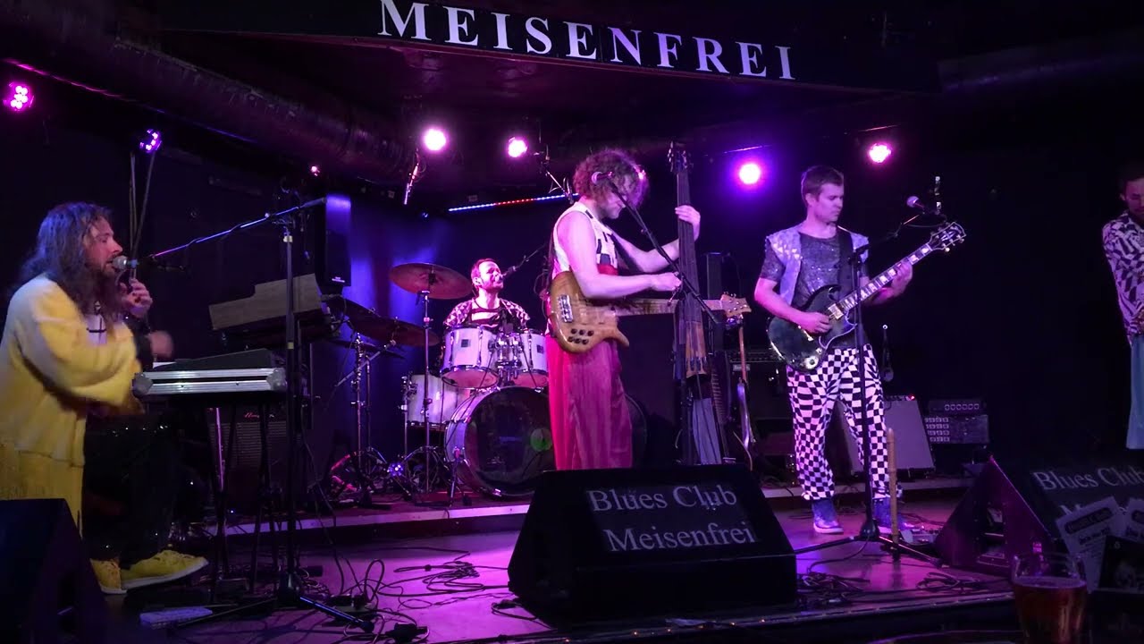 Blank Manuskript: Excerpt from &bdquo;Shared Isolation&ldquo; live in Bremen, Meisenfrei - 24.03.2022