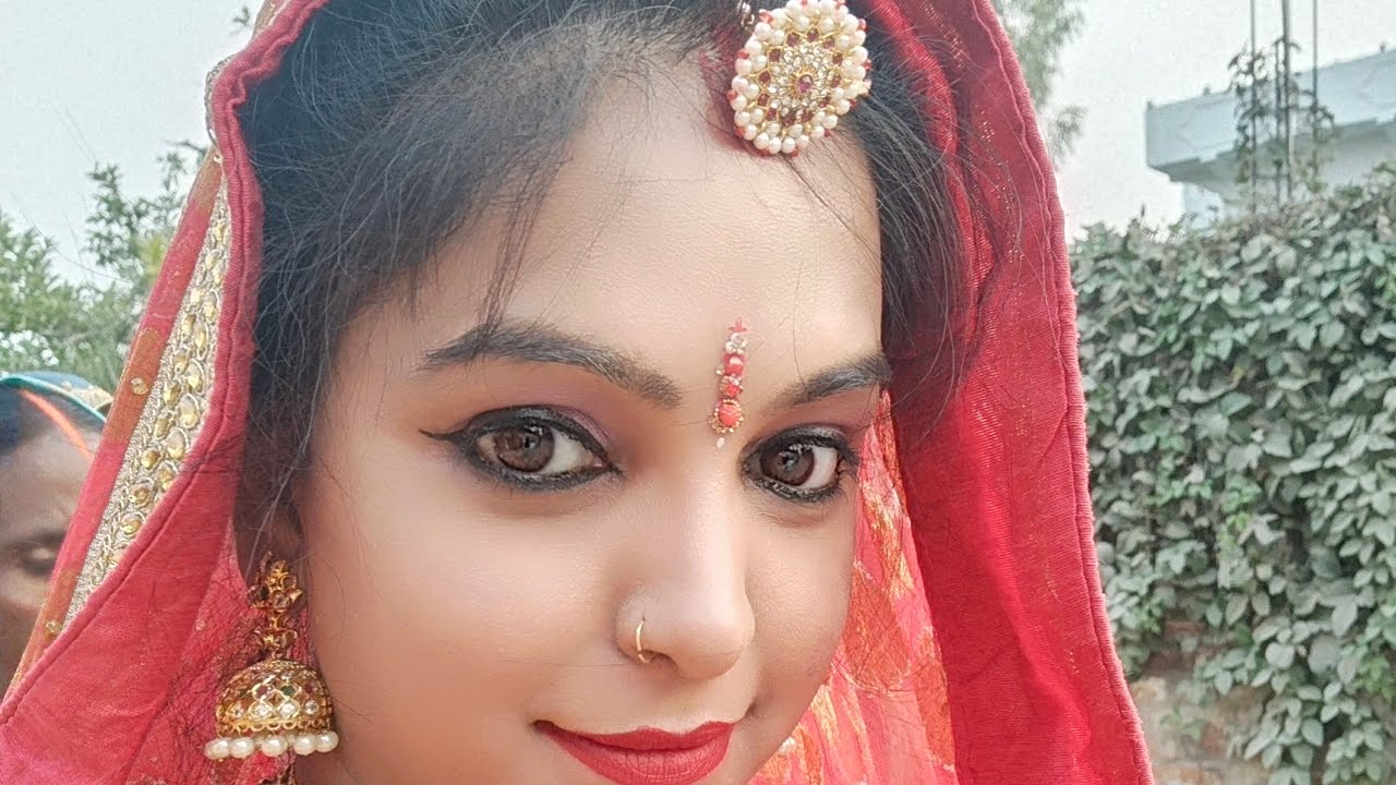 MeenaxiSinhaofficial is live!🙏radhe radhe ji..