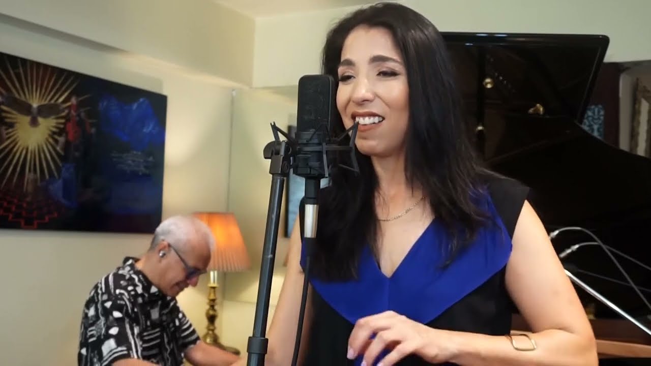 Mónica Gastelumendi & Pepe Céspedes - Go one