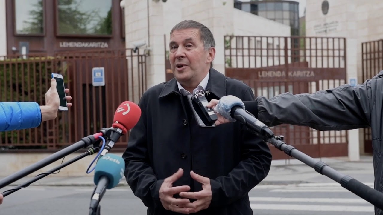 Declaraciones de Arnaldo Otegi tras la reuni&oacute;n celebrada en Lehendakaritza