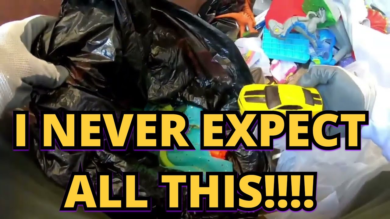 DUMPSTER DIVING - I NEVER EXPECT ALL THIS.  MASSIVE HAUL 👀😳