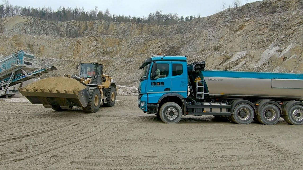 Mercedes Arocs tridem in quarry