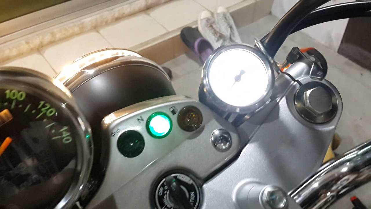 Posh mini mini tachometer on Suzuki RV125 vanvan