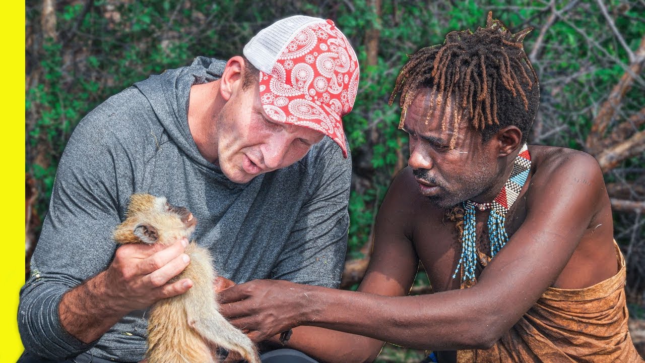¡Tribu Africana me Ofrece Carne de Mono! Tres Días con la Tribu Hadza (Documental completo)