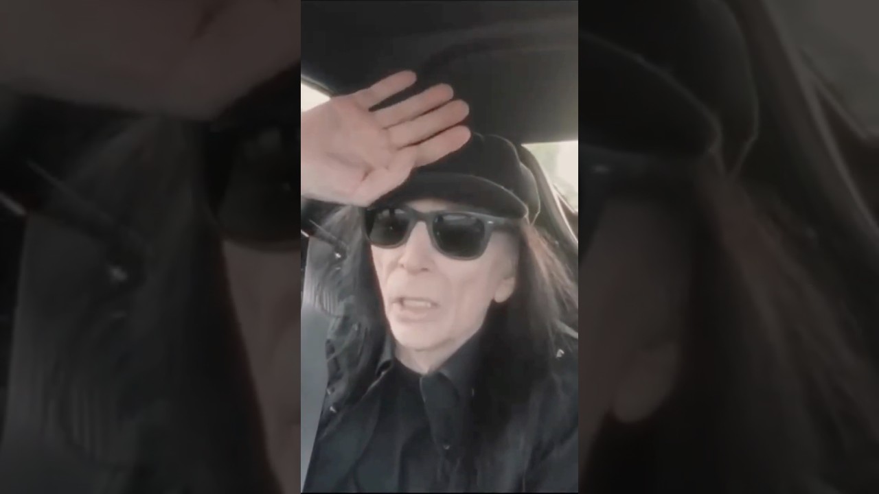 The Hidden Struggle of M&ouml;tley Cr&uuml;e's Guitarist Mick Mars