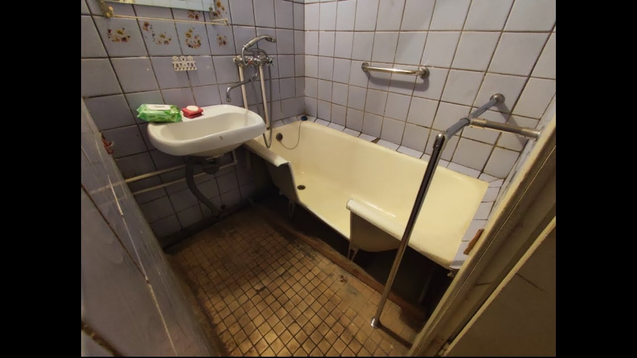 Вырез в ванне
