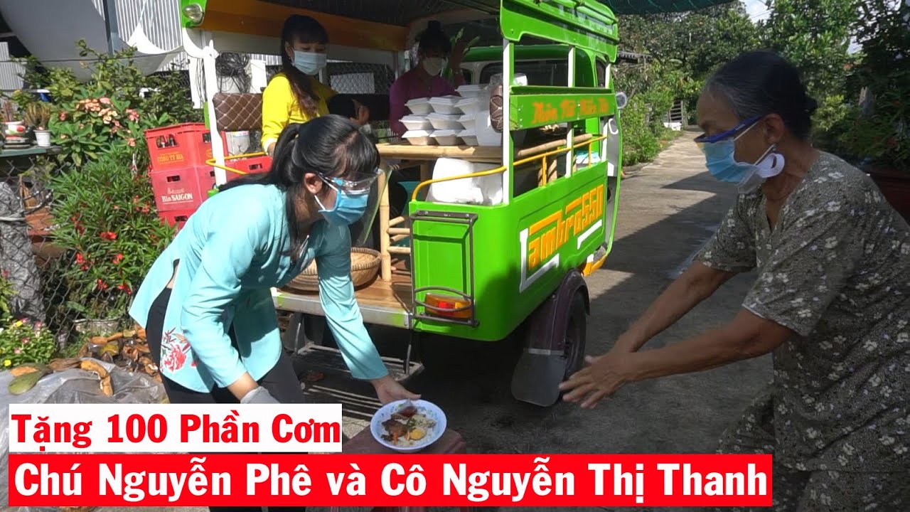 Tặng 100 Phần Cơm Sườn Chả Trứng Trên Xe cho Bà Con từ Tấm Lòng của Chú Phê và Cô Nguyễn Thị Thanh