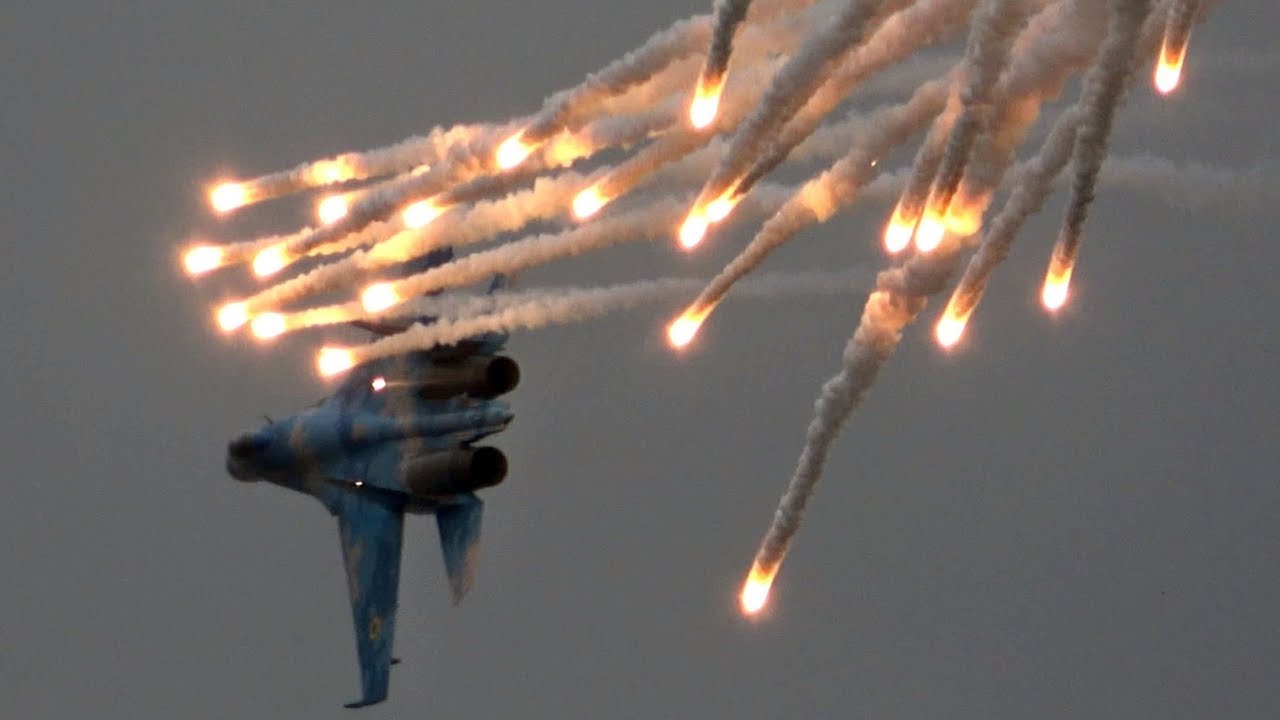 4Kᵁᴴᴰ SU-27 FLANKER AMAZING DISPLAY @ DANISH AIRSHOW AALBORG 2018