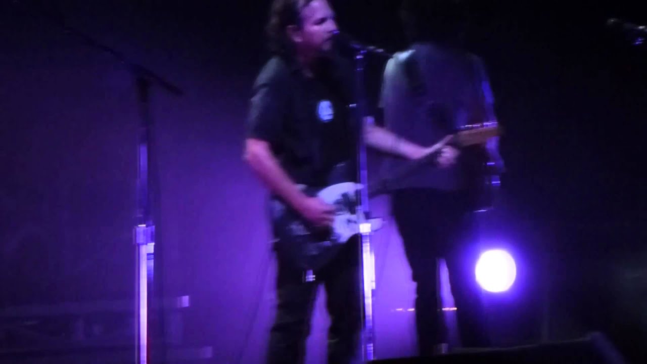 Pearl Jam - Why Can't I Touch It / Immortality - Manchester (June 20, 2012)