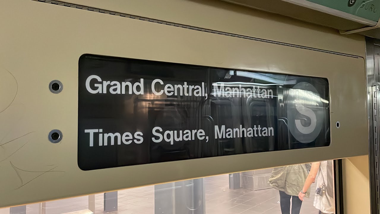 The R62A 42nd Street Shuttle Train Roundtrip Ride from Times Square to Grand Central via Track 4