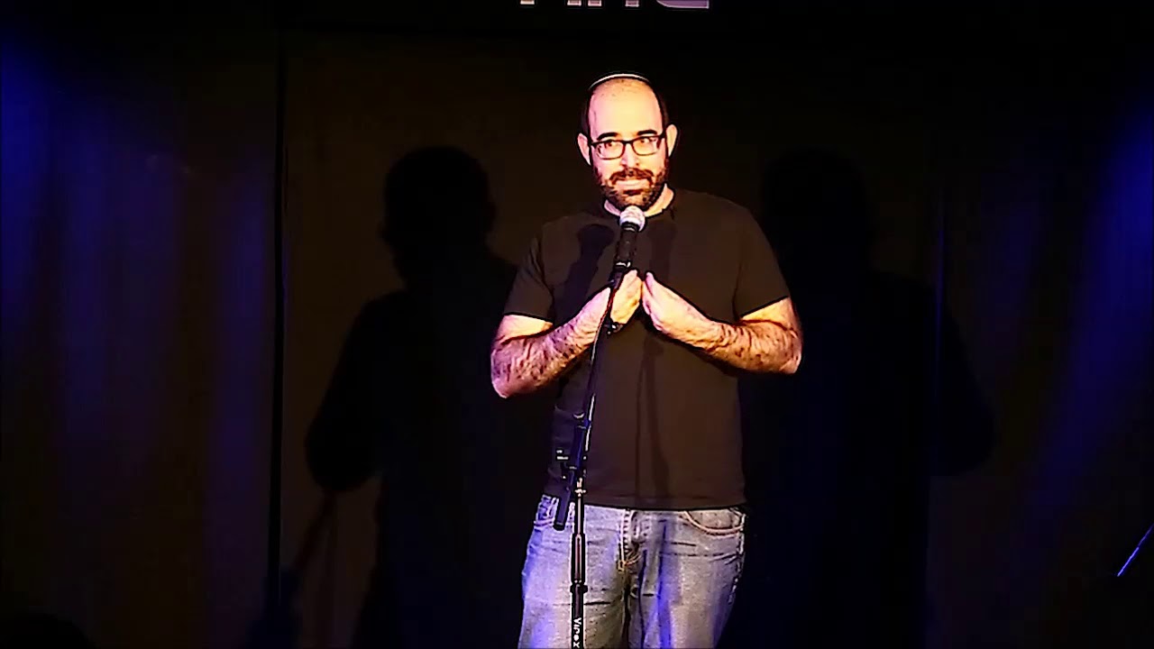 אמיר מויאל בפואטרי סלאם על הדתה