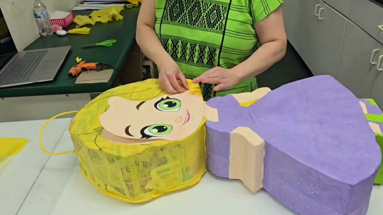 COMO HACER EL PELO DE LA  PIÑATA RAPUNZEL