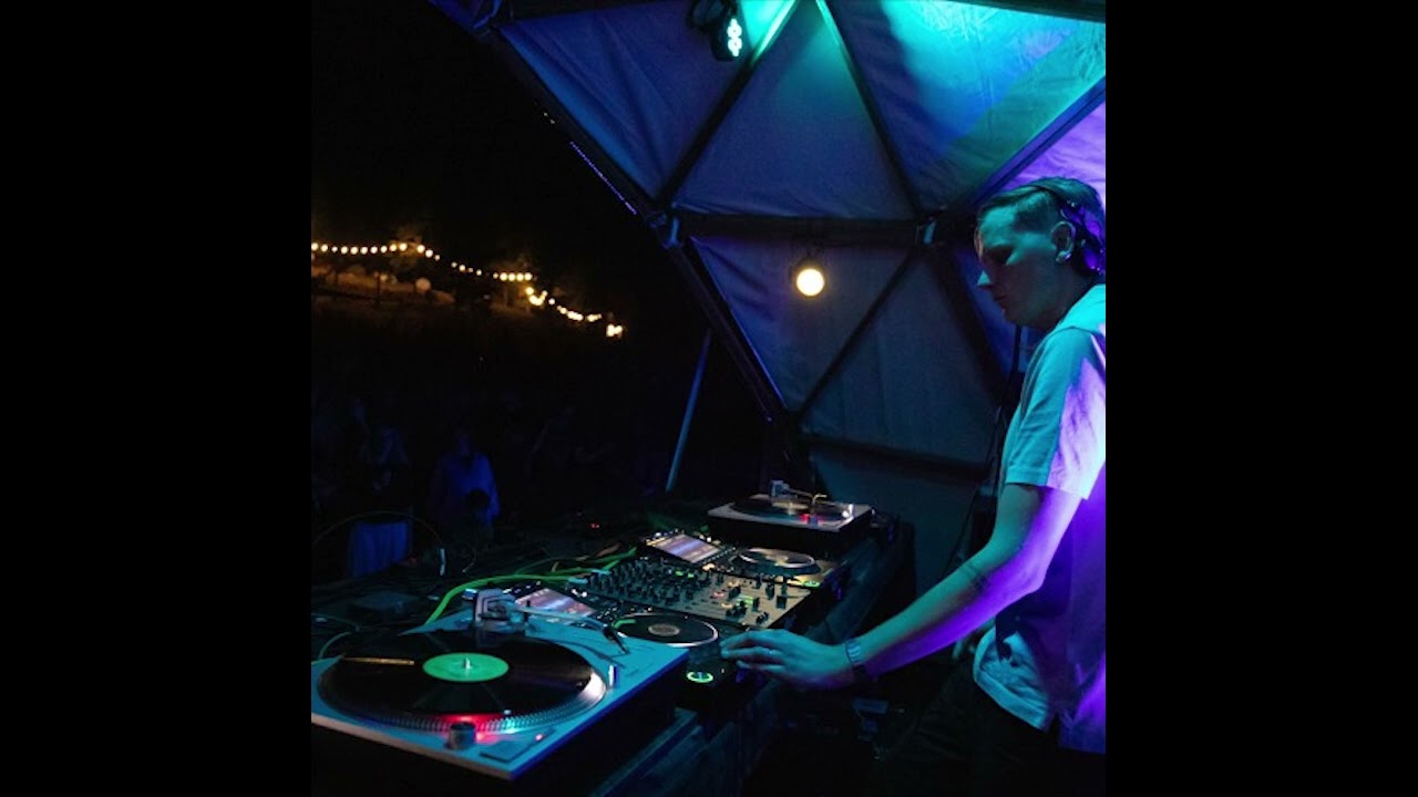 Anthony Linell at Paral&middot;lel Festival 2024