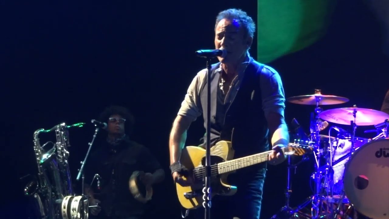 Bruce Springsteen - Lost In The Flood (Live In Perth, Western Australia)
