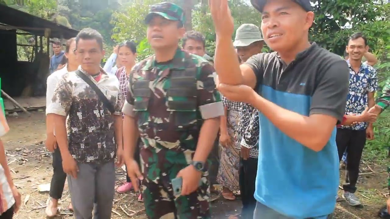 “TNI Peduli, Rakyat Tersenyum: Beras untuk Desa Sibongkaras