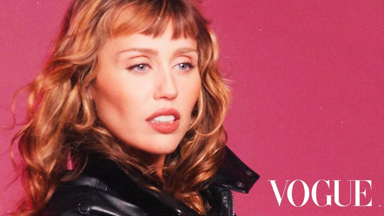 Майли Сайрус отвечает на 10 вопросов Vogue и дразнит новой музыкой | Vogue x Maybelline