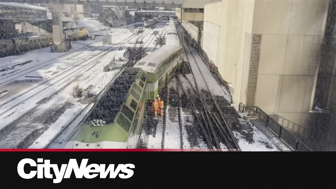GO train disabled, commuters face hours-long delays at Union Station