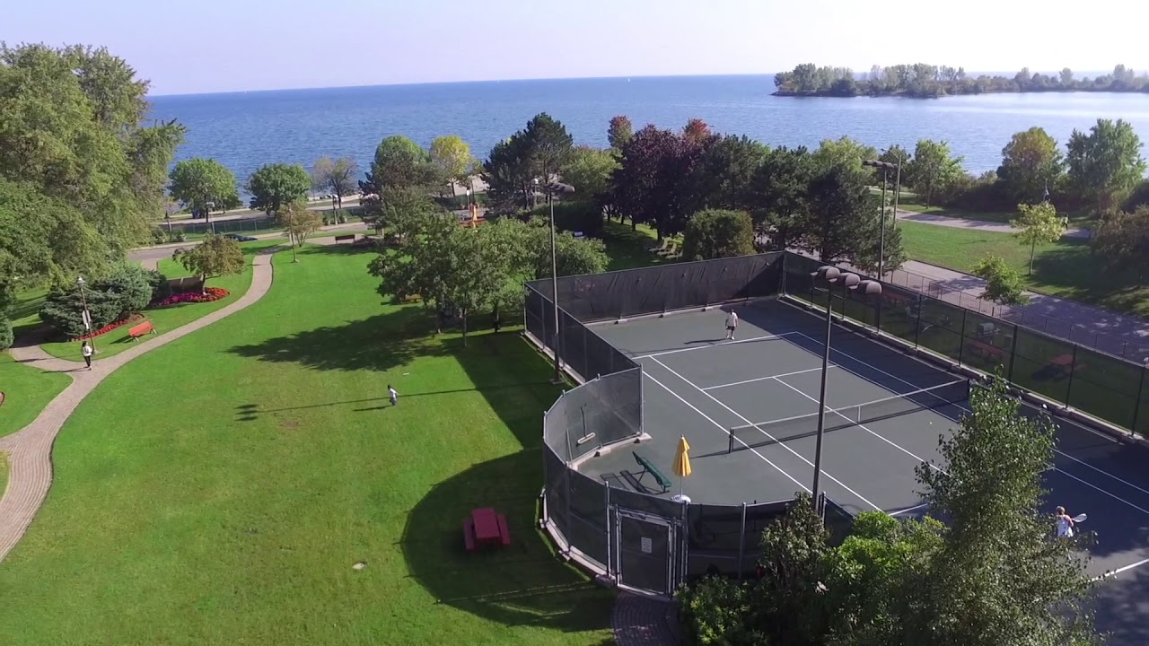 Aerial view of Palace Pier in Toronto