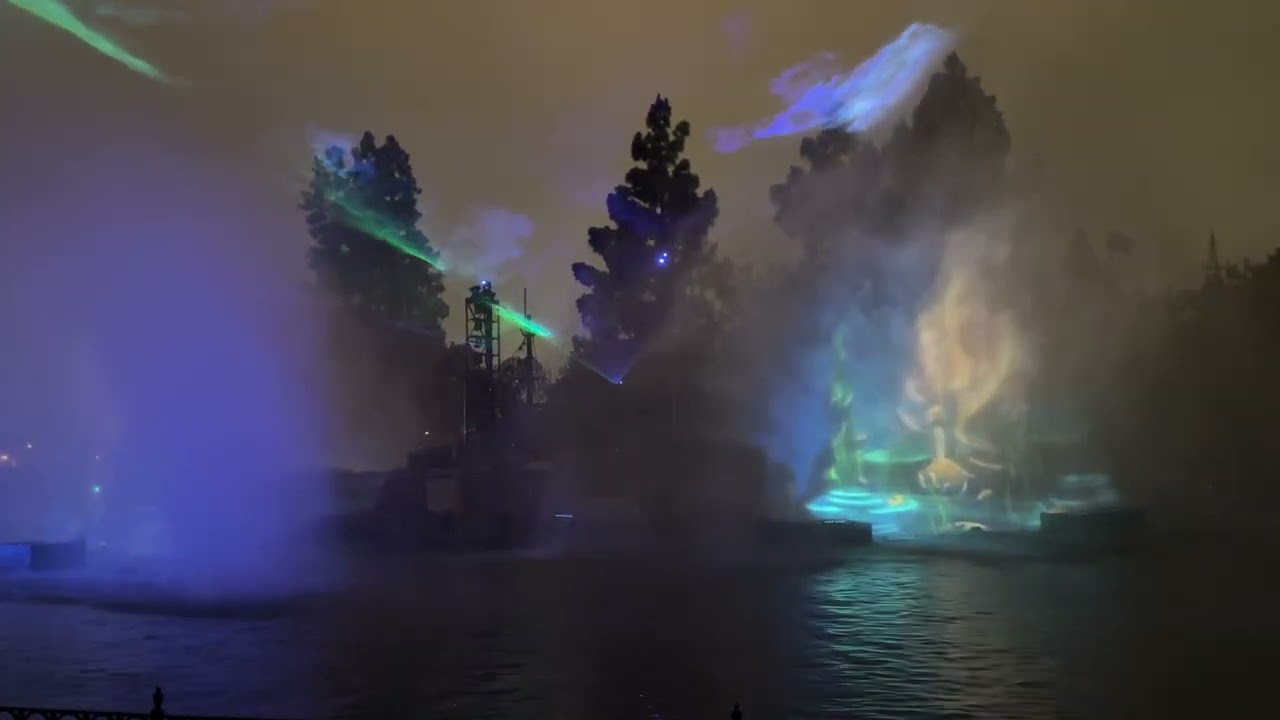 FANTASMIC at Disneyland 