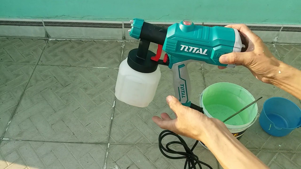 Thử sơn nước với máy sơn điện cầm tay 350w hãng Total xem có sơn được không. /nguyenchidam
