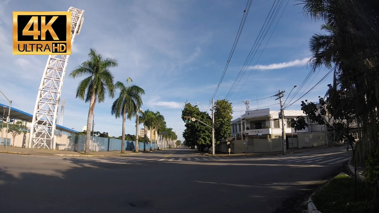 Dirigindo em Dire&ccedil;&atilde;o ao Centro de Goi&acirc;nia 