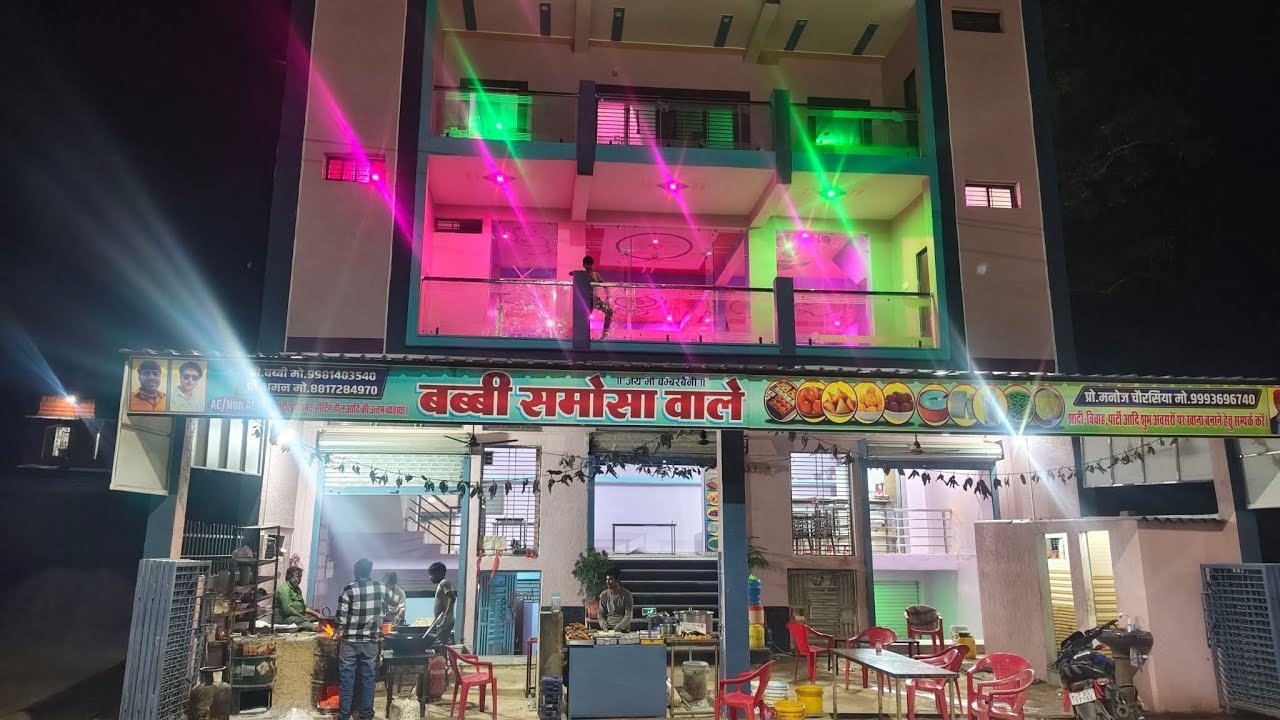 लवकुशनगर का फेमस बब्बी समोसे वाला अब होटल में 🍽️ | अंदर का पूरा नज़ारा!🙂