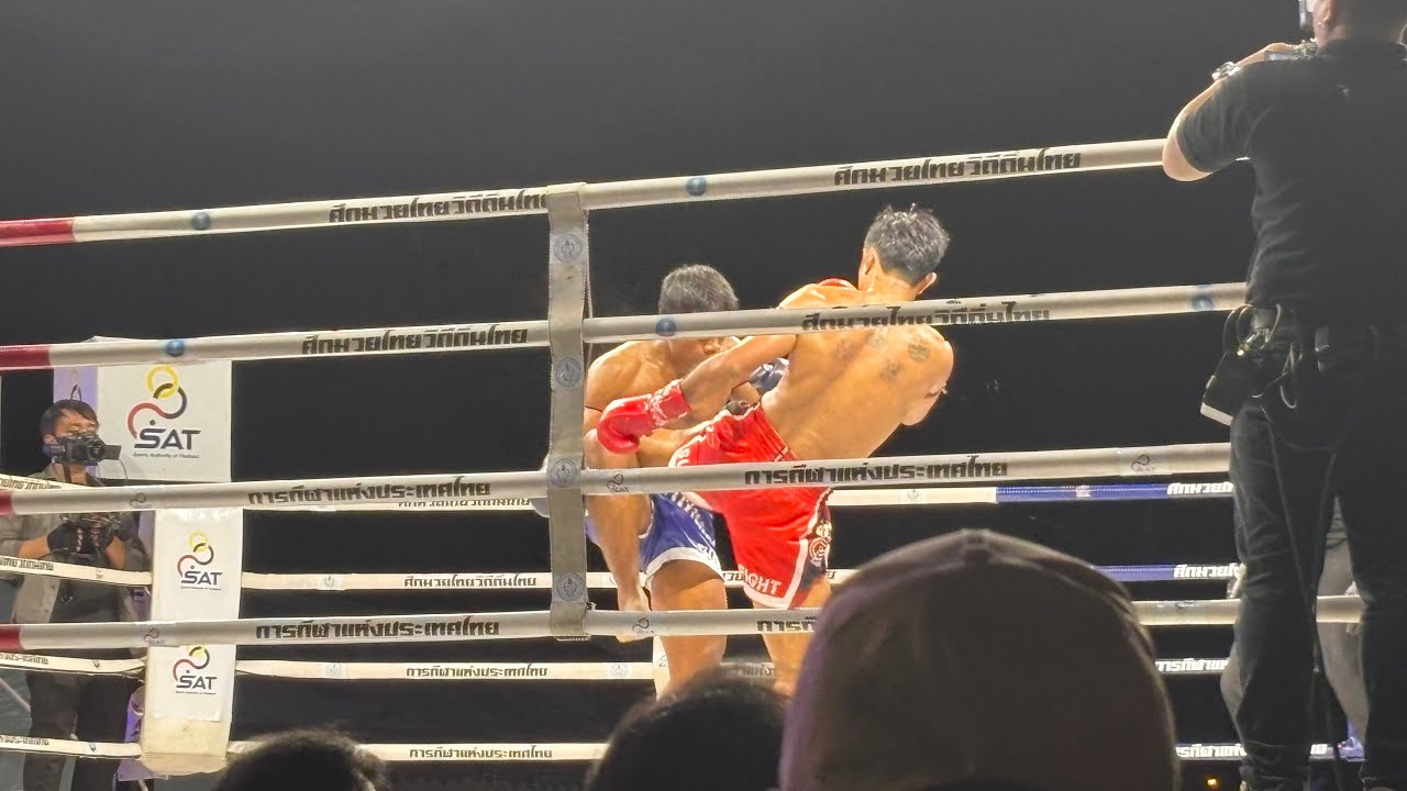 มวยไทยที่บุรีรัมย์สนุกสนุกมากคนดูข้างเวทียัง… 