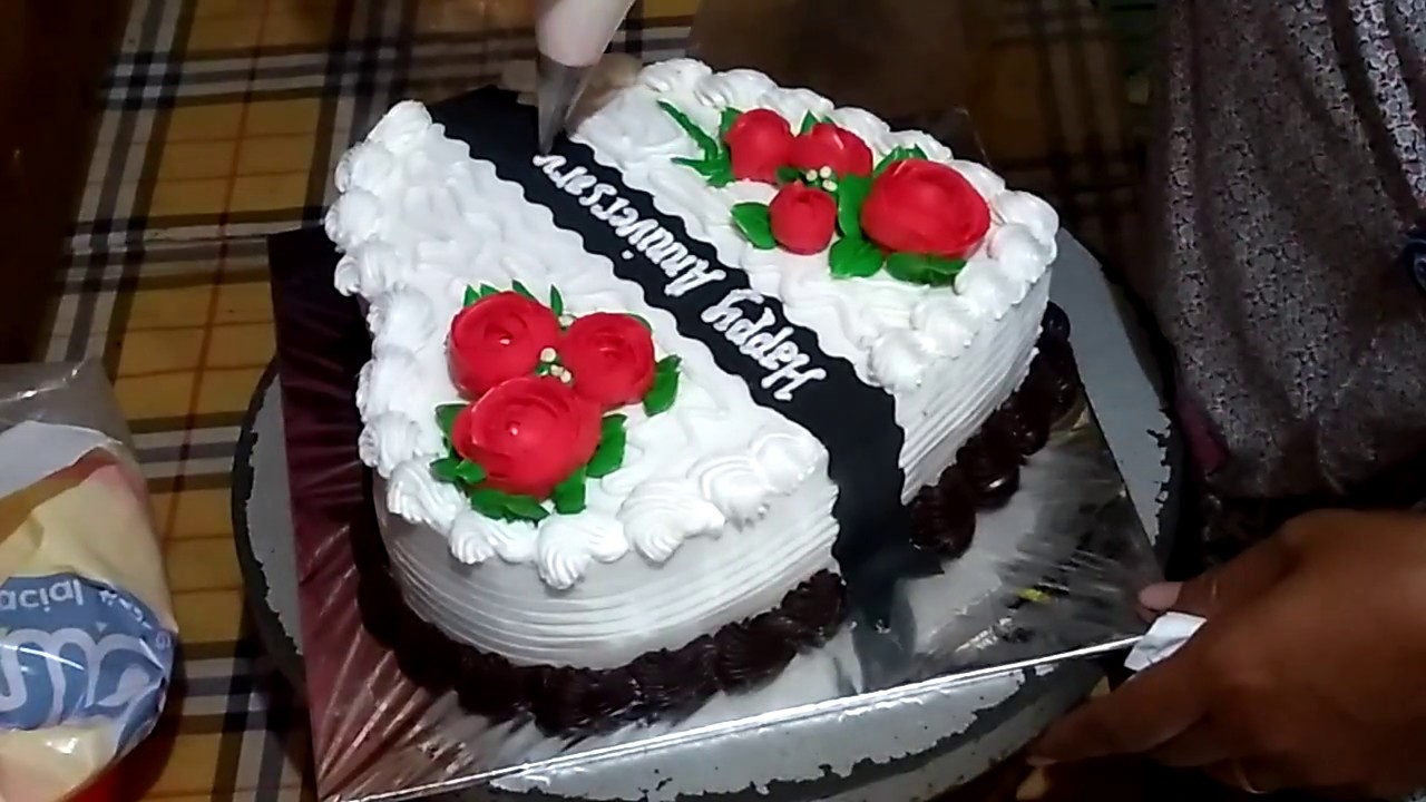 ternyata begini ..Cara mudah menghias kue ulang tahun ..