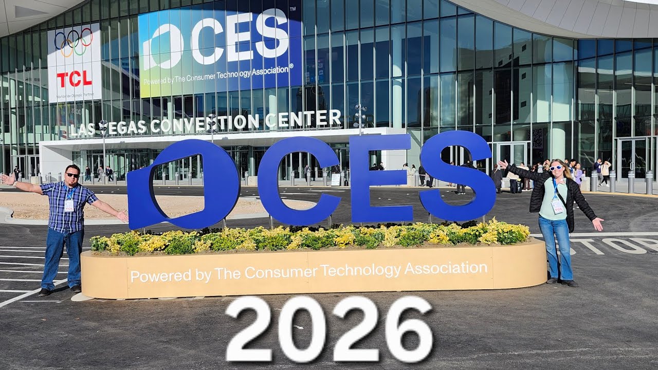CES (consumer electronic show). Robots are already Boxing??