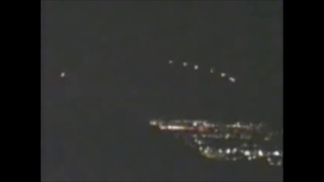 &iquest;El regreso de las famosas 'Luces de Phoenix'? Avistan una serie de ovnis en Arizona (VIDEO)