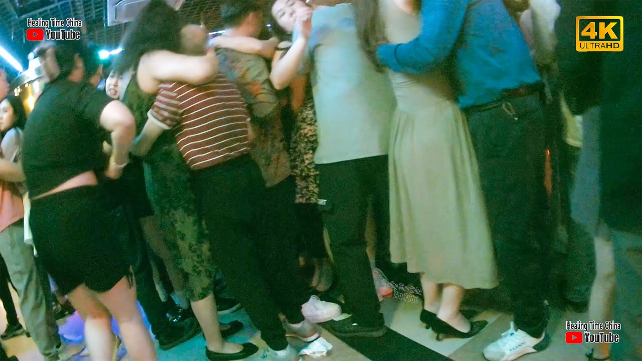 December 31, 2025: Dancing with beautiful girls, a delightful New Year's holiday.