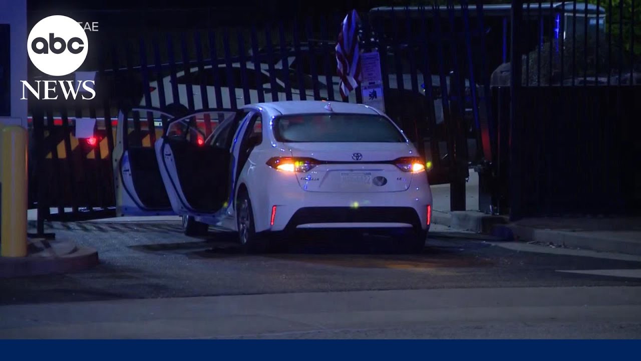 Suspect sought after car rams fence at FBI office in Pittsburgh