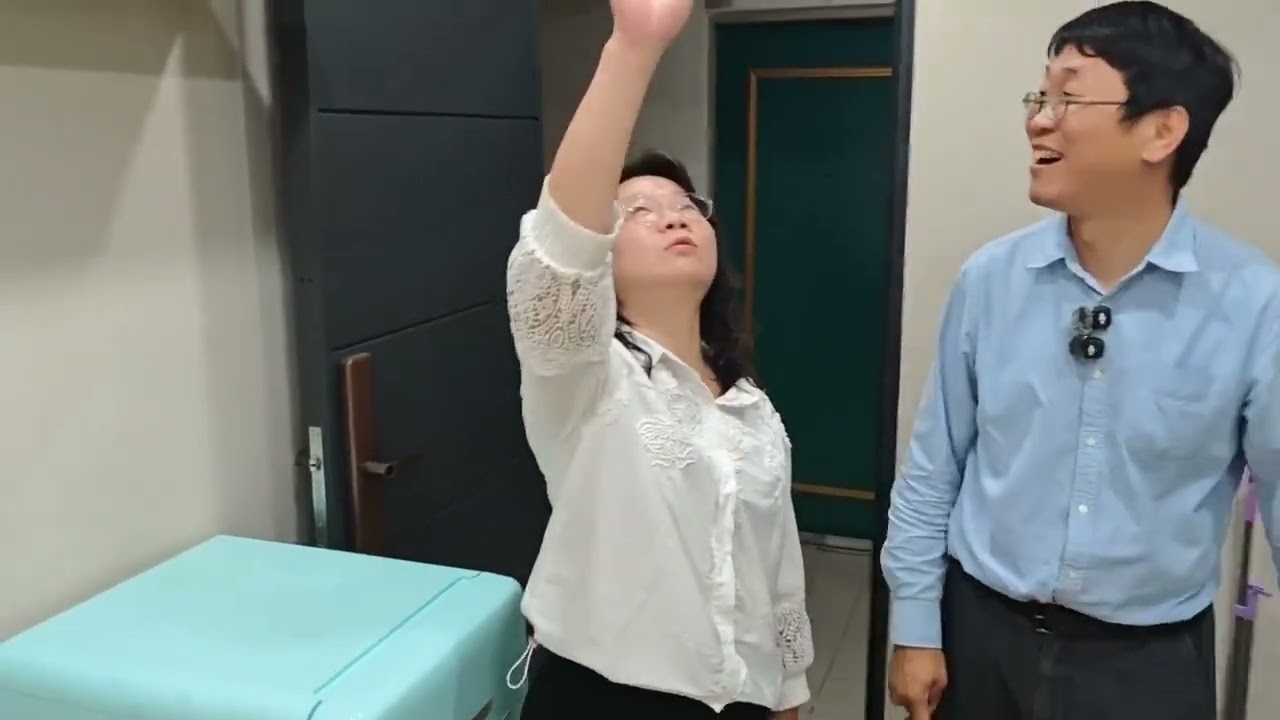 300萬買台中西屯近榮總東海大學中高樓層百萬精裝電梯套房有簡易廚房低管理費有子母車管線有更新0981164030/0989905453