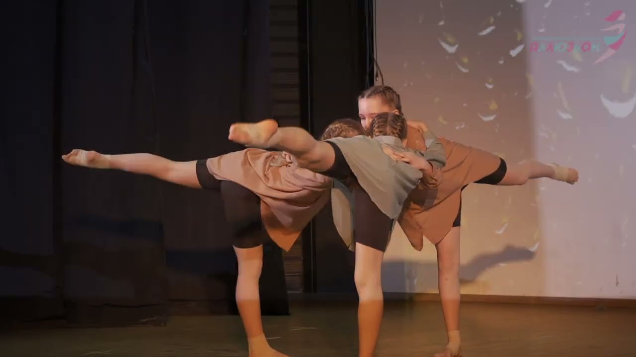 "Третий лишний" - современный танец, дети 11-12 лет
