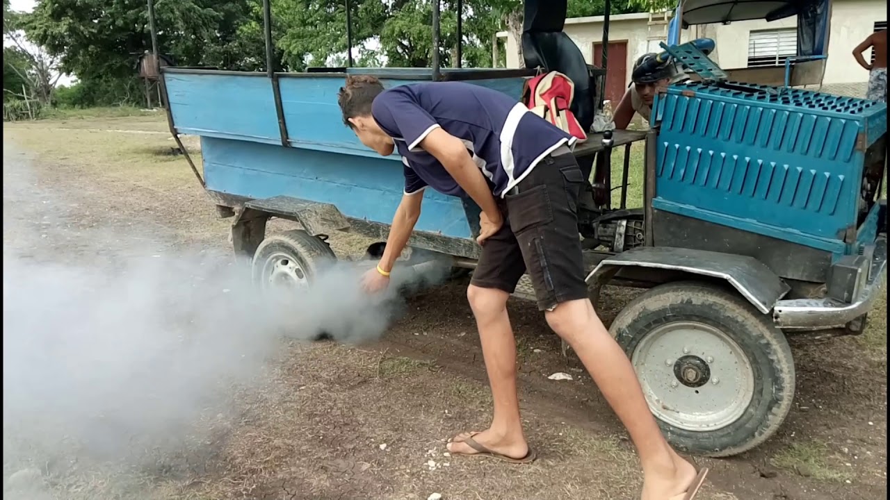Carros inventados o riquimbili cubanos CUBA