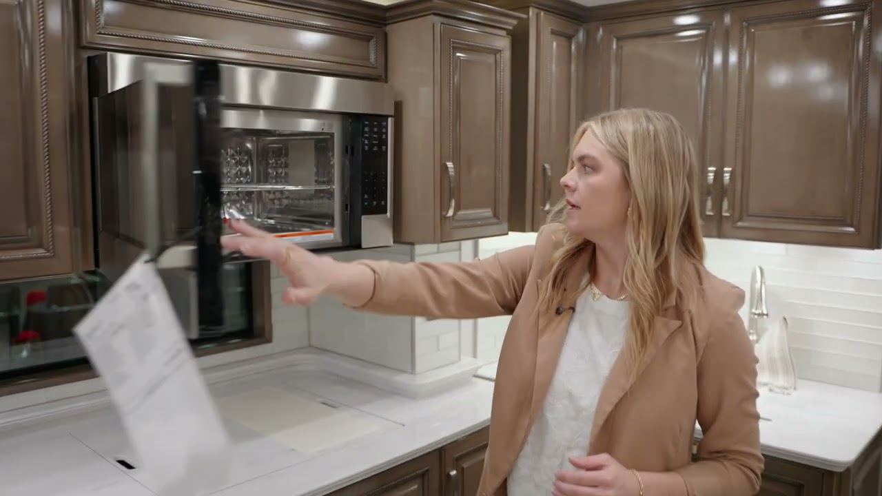 2026 Essex Luxury Motorhome Walkthrough with Megan Pritz | Newmar Dealer Show Exclusive