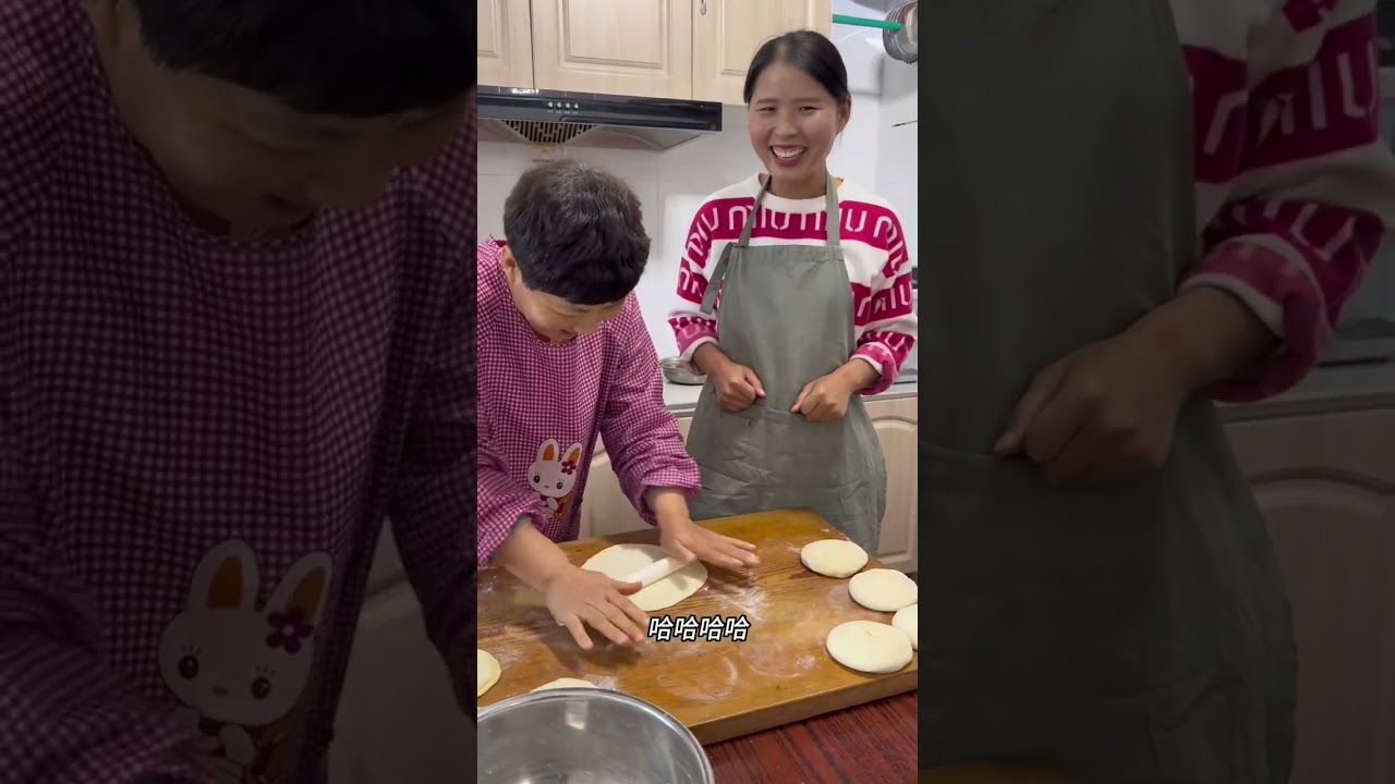 回到家最想妈妈做的烙油饼，卷上香辣肉丝，嘎嘎好吃。#烙油饼#一起美力好状态