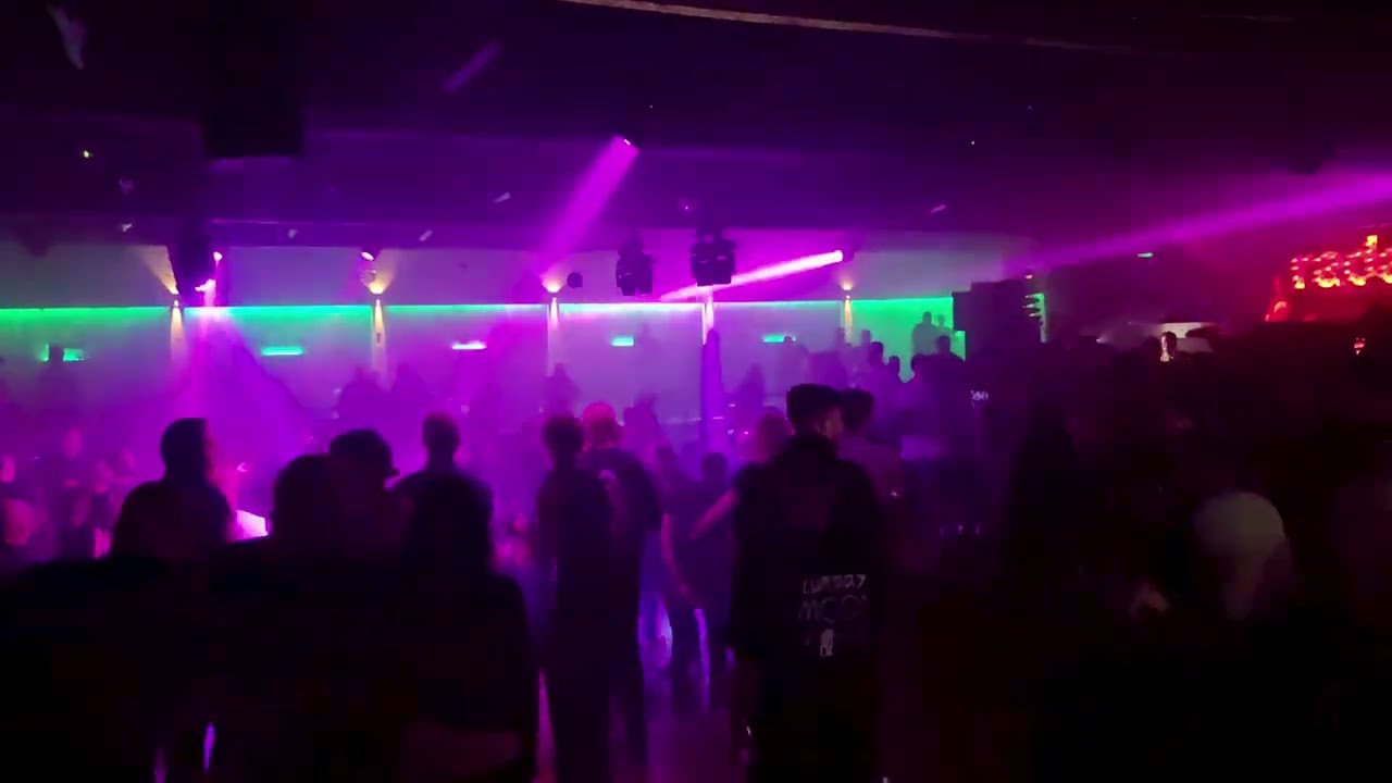 Cherry Moon Halloween Retro 31-10-2025 