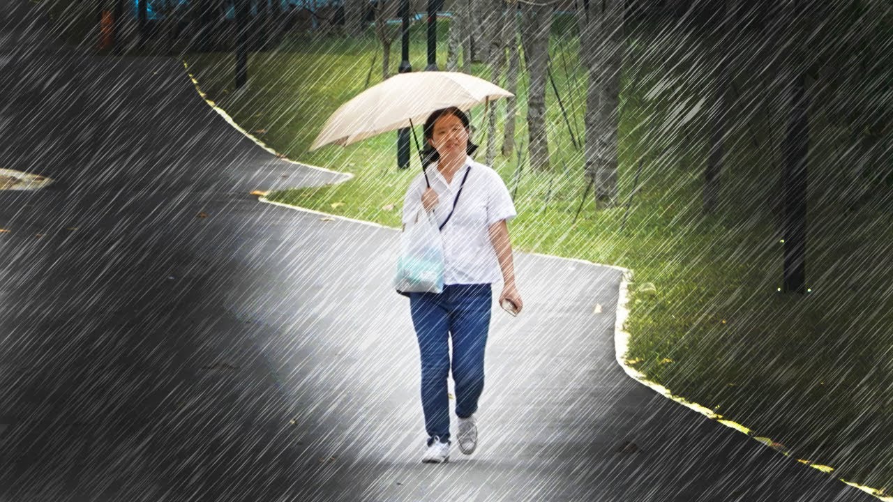 4K Rain Walk Around Local Singapore HDB Estate Jalan Rumah Tinggi in Bukit Merah