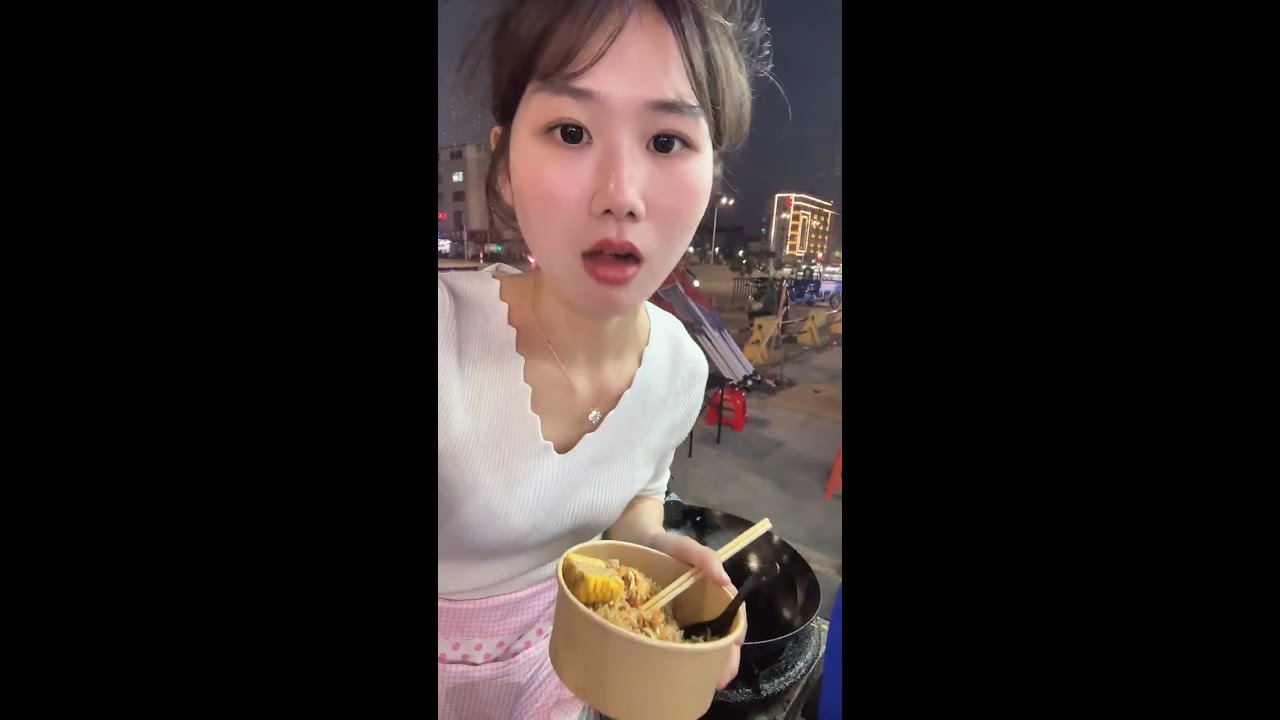 🔴 LIVE: Southern China Street Food Beauty Frying Rice Noodles | POV Food in Action