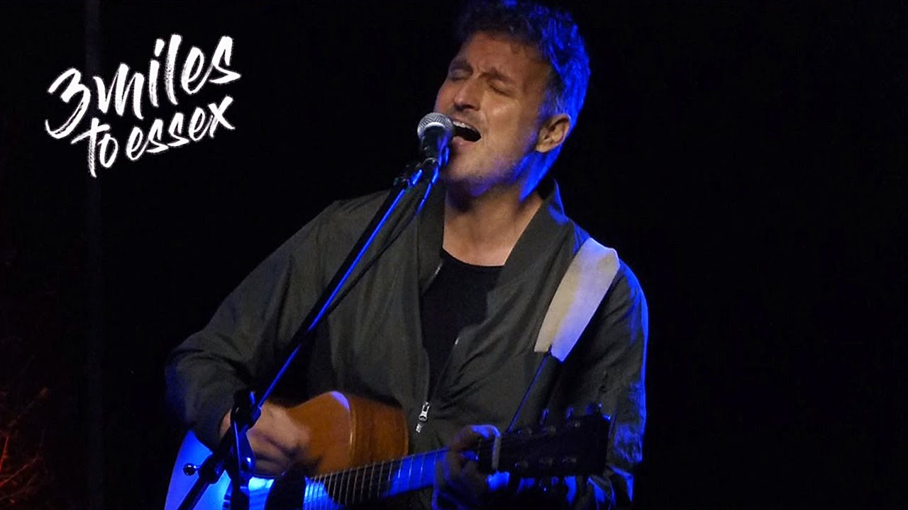 3 miles to essex   - Paper Aeroplane -    Volker Rechin & Norman Keil  05.Sept.2020