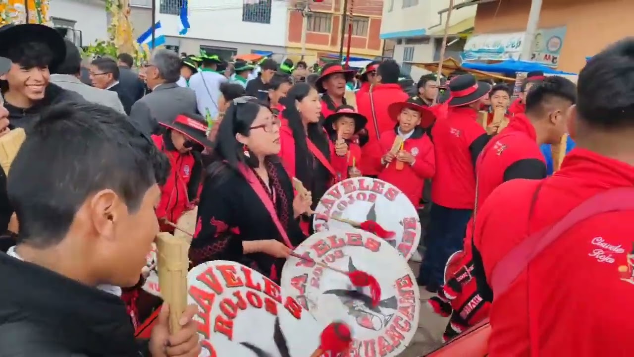 HUANCANE CLAVELES ROJOS. HUANCAN&Eacute; 02 de mayo Festividad  Sant&iacute;sima Cruz de Mayo - Huancan&eacute; 2025