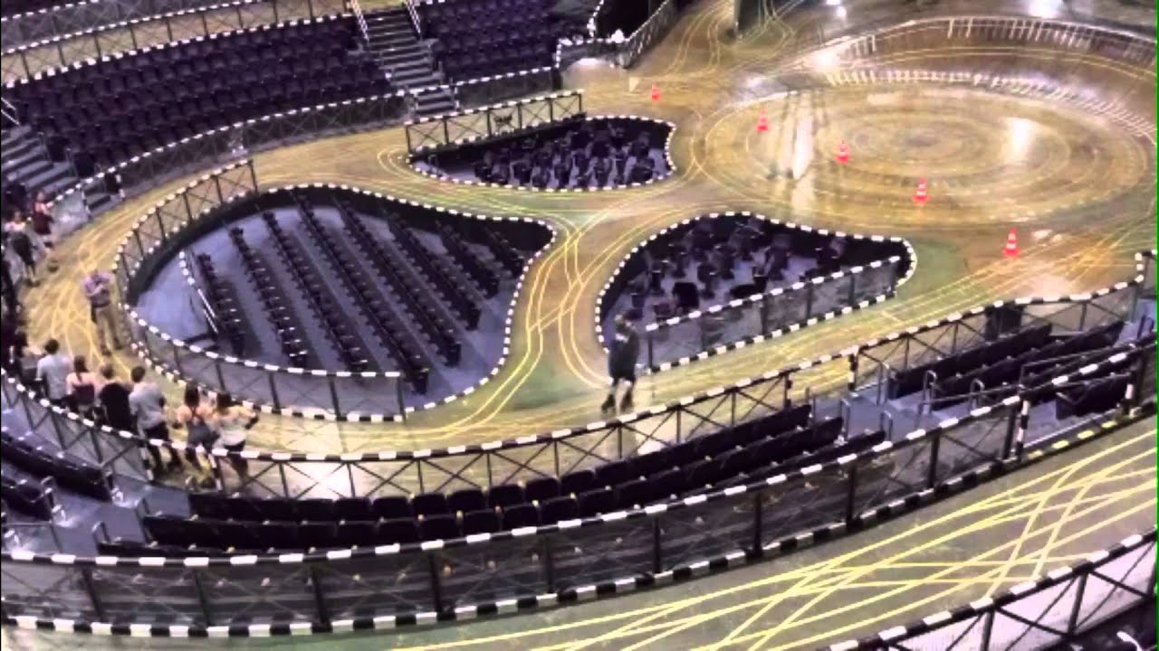 Das erste Skate-Training der Starlight Express New Kids 2016