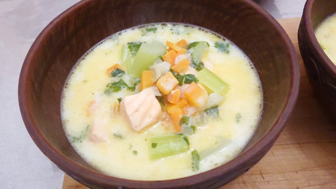 Приготовим вкусненькое. Ну очень вкусный суп с сельдереем и красной рыбой.